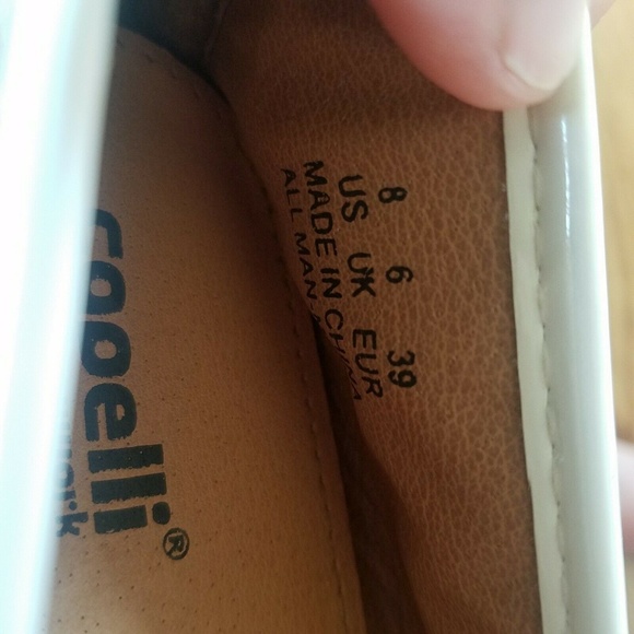 Capelli Womans Sz 8 Slide Ons White Tan Slippers - Picture 8 of 8